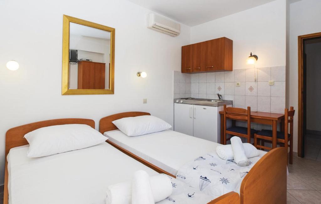 Sunrise Apartments And Studio Apartments 1 洛克瓦罗戈兹尼察 外观 照片