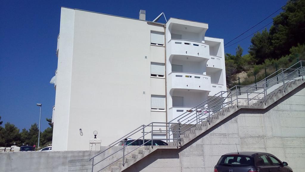 Sunrise Apartments And Studio Apartments 1 洛克瓦罗戈兹尼察 外观 照片