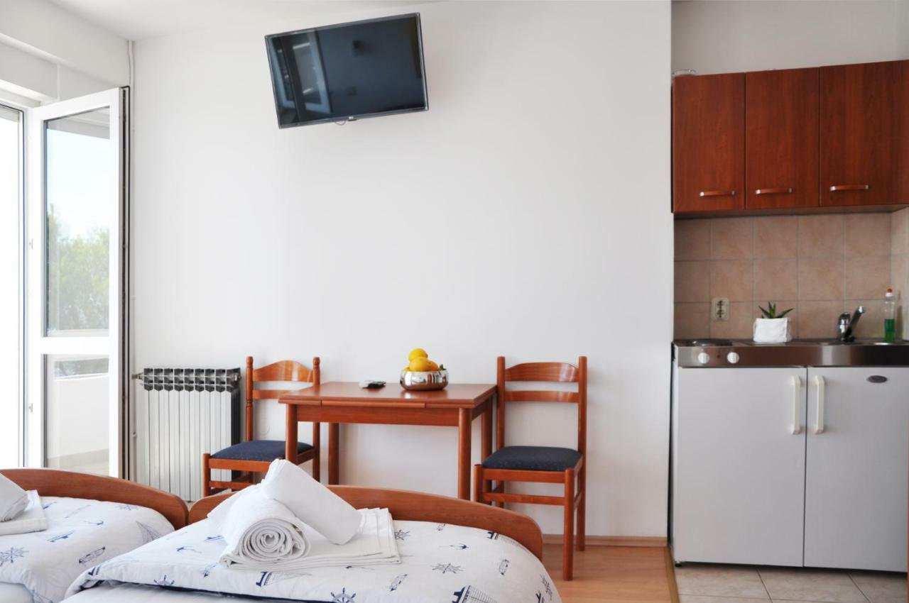 Sunrise Apartments And Studio Apartments 1 洛克瓦罗戈兹尼察 外观 照片